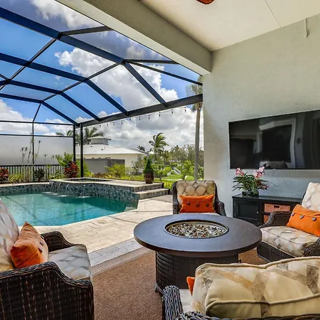 Luxe Bayfront Sarasota Home Rental Pool, Lanai!
